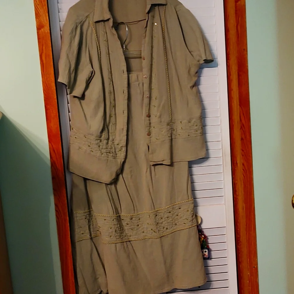 Collections Etc 2 pc dress, EUC